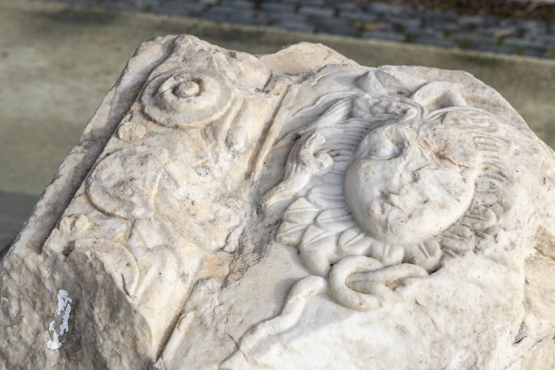 Rilievo con testa di medusa Rilievo con testa di medusa