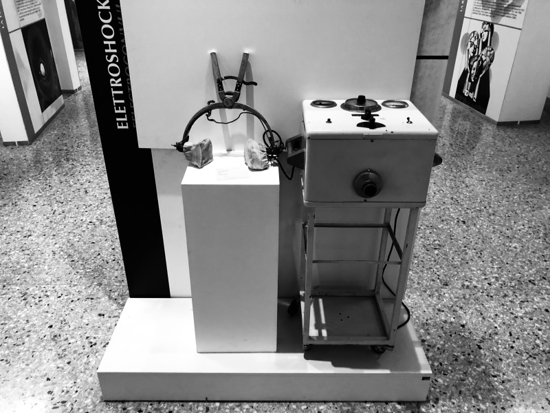 Apparecchio di Cerletti - Bini per l’elettroshock.1938 Apparecchio di Cerletti - Bini per l’elettroshock.1938