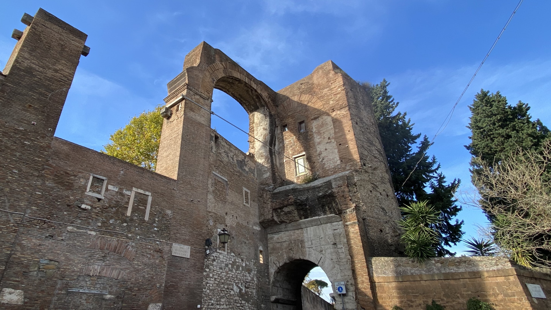 Arco di Dolabella e Silano Arco di Dolabella e Silano