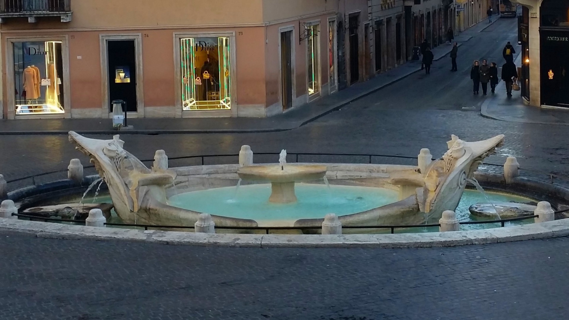 Fontana della Barcaccia Fontana della Barcaccia