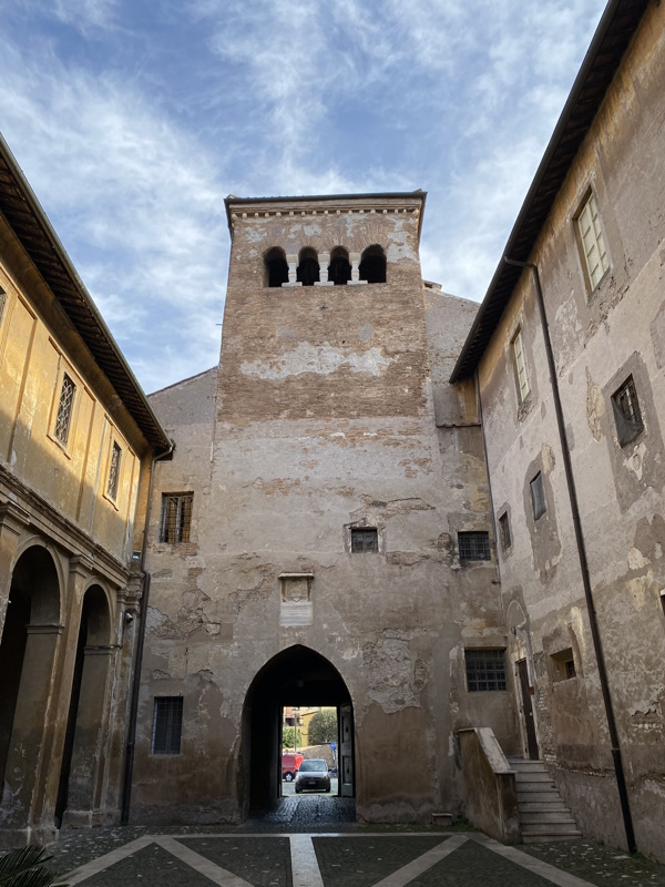 Basilica e Complesso dei Santi Quattro Coronati Basilica e Complesso dei Santi Quattro Coronati