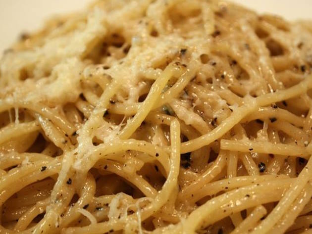 Spaghetti cacio e pepe Spaghetti cacio e pepe