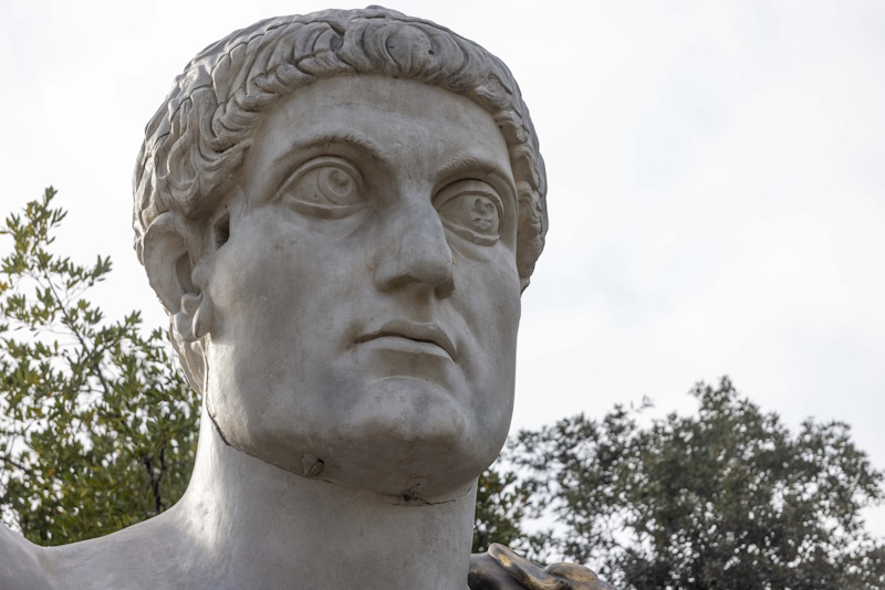 Statua colossale di Costantino Statua colossale di Costantino