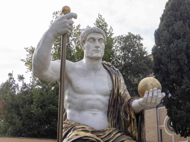Statua colossale di Costantino Statua colossale di Costantino