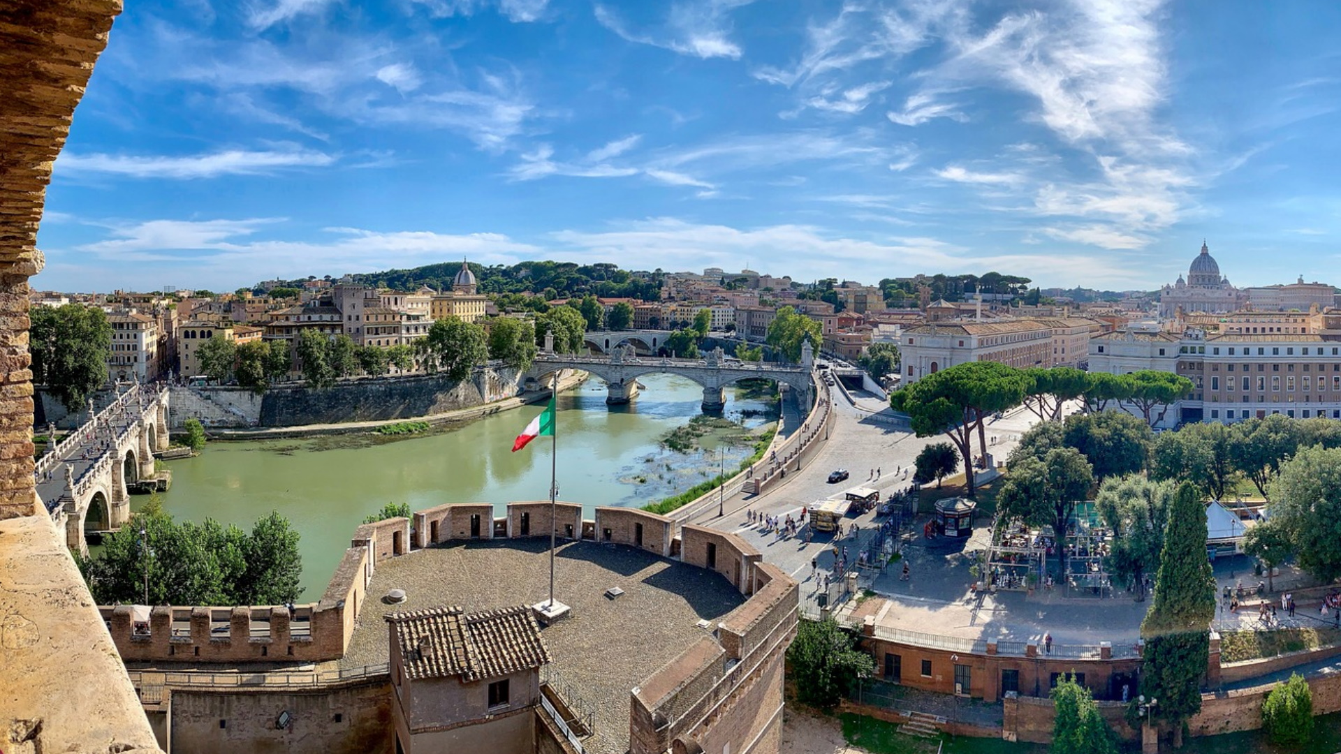 Passaggio sul Tevere: i sette ponti più iconici di Roma Passaggio sul Tevere: i sette ponti più iconici di Roma