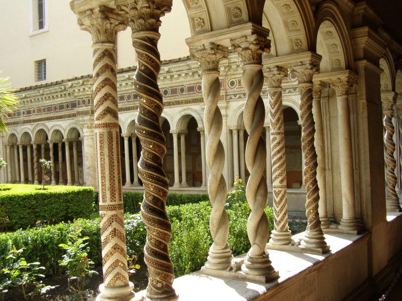 Basilica di San Paolo fuori le Mura - Chiostro Basilica di San Paolo fuori le Mura - Chiostro