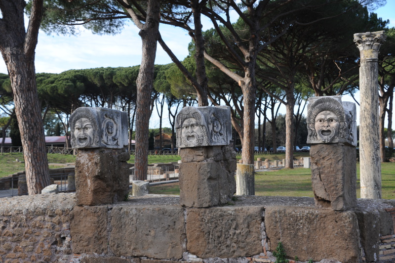 Teatro romano di Ostia Antica Teatro romano di Ostia Antica