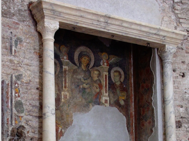 Tempio di Romolo-Foto: sito uffficiale del Parco Archeologico del Colosseo Tempio di Romolo-Foto: sito uffficiale del Parco Archeologico del Colosseo