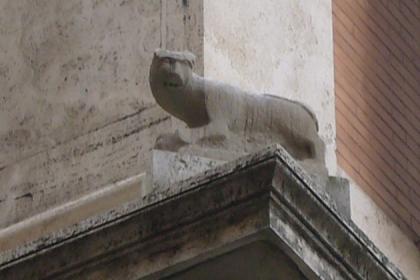 Uno zoo di pietra - Gatta di Palazzo Grazioli Uno zoo di pietra - Gatta di Palazzo Grazioli