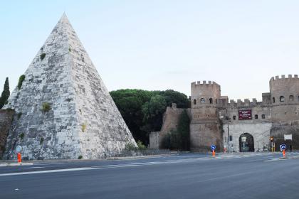 Piramide Cestia Piramide Cestia