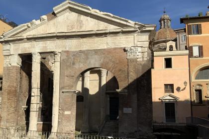 Portico d'Ottavia Portico d'Ottavia
