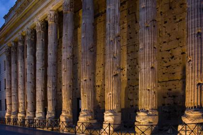 Piazza di Pietra Piazza di Pietra