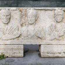 Rilievo con ritratti di tre defunti Rilievo con ritratti di tre defunti