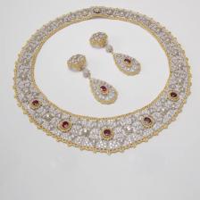 Collana traforata con rubini - Federico Buccellati