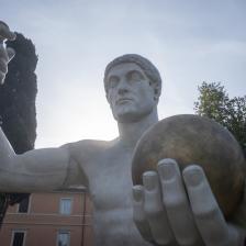 Statua colossale di Costantino Statua colossale di Costantino