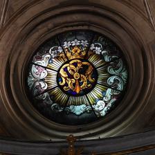 Lo stemma dei Servi di Maria sul rosone principale