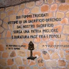 Mausoleo delle Fosse Ardeatine Mausoleo delle Fosse Ardeatine