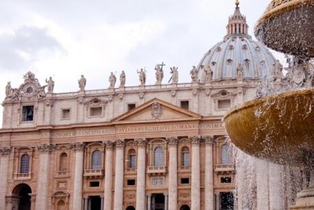 Tomba di San Pietro, Necropoli Vaticana (precostantiniana) e Basilica Costantiniana-Foto: sito ufficiale turismoroma Tomba di San Pietro, Necropoli Vaticana (precostantiniana) e Basilica Costantiniana-Foto: sito ufficiale turismoroma