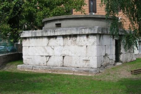 Sepolcro di Largo Talamo Sepolcro di Largo Talamo